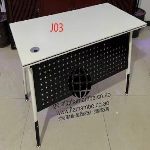 Mesa de Escritório J03 – Funcionalidade e Estilo Moderno