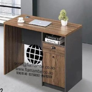 Mesa de Escritório Modelo 112 – Elegância e Funcionalidade