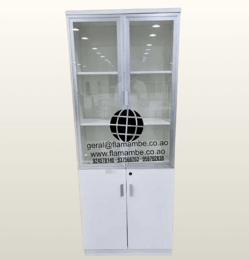 Armário de madeira com design funcional e elegante, ideal para diferentes ambientes.