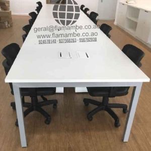 Mesa para Reuniões – 12 Lugares