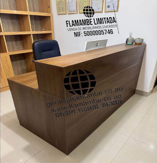 Balcão de Atendimento em Madeira – Elegância e Funcionalidade para o Seu Espaço