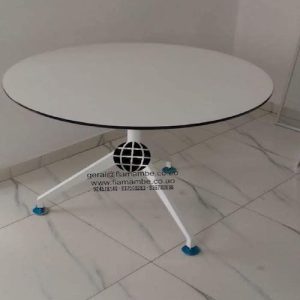 Mesa Oval para Reuniões